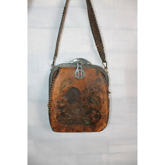 Vintage Leather Purse With Beautiful Design - Picture 1 of 10